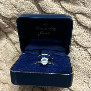 NIB the vanderbilt jewel cubic zirconia engagement and wedding band set size 7 !